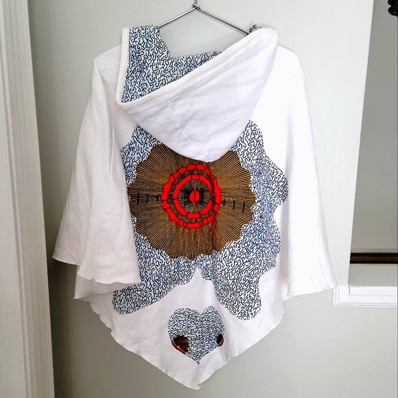 None Sweaters - 80's Vibe Paisley Poncho ❤ NWOT ❤ No Label ❤ S/M